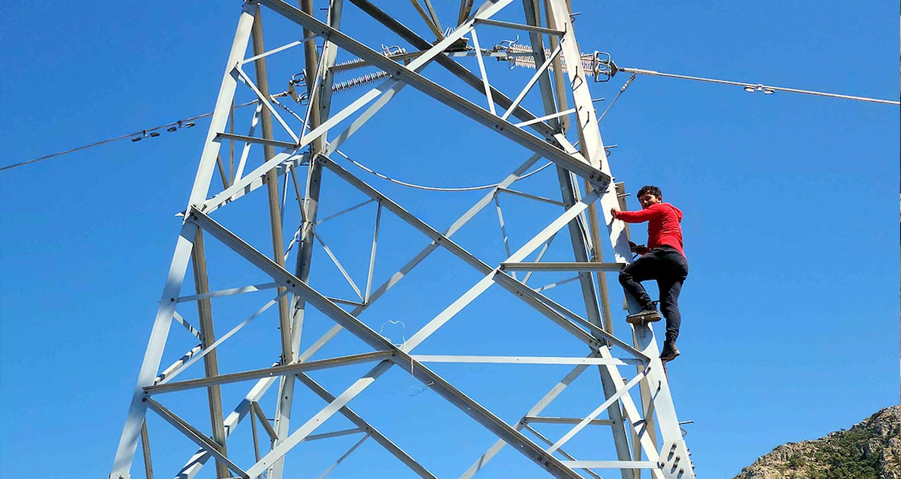 yuksek gerilim hattinda tehlikeli eylem vRAfHgIX