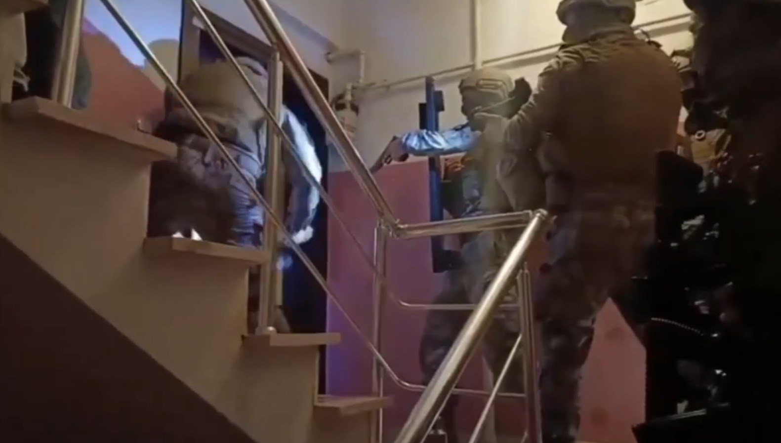 9 ilde organize suc orgutu operasyonu 42 supheli yakalandi IOp7DLWf.jpg