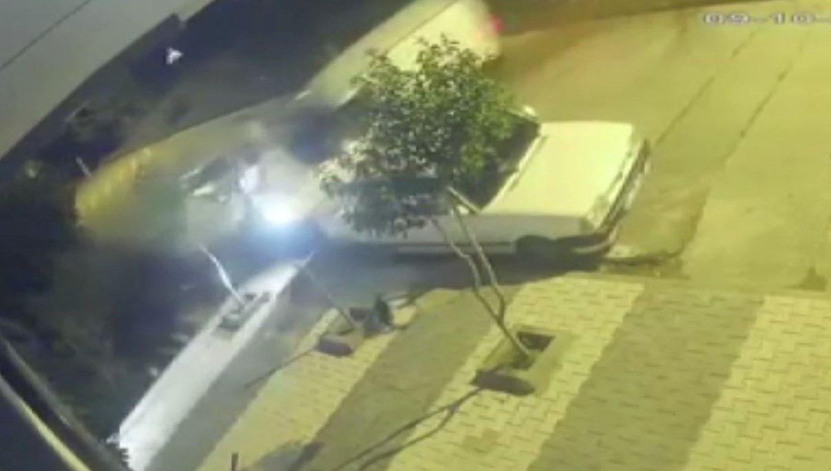 arnavutkoyde faciadan donuldu freni patlayan arac cocuklarin arasina daldi nC5qrEEW