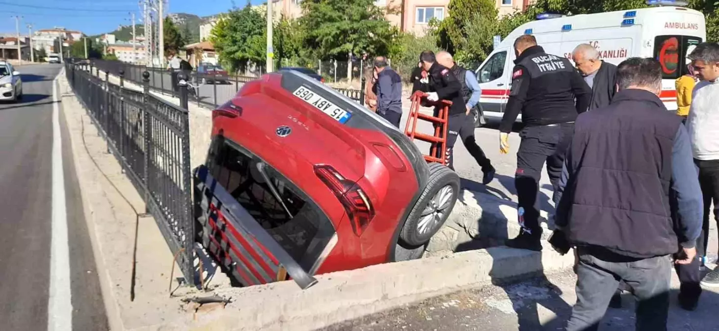 burdurda otomobil kanalina dustu 1 yarali JduuLrgy.jpg