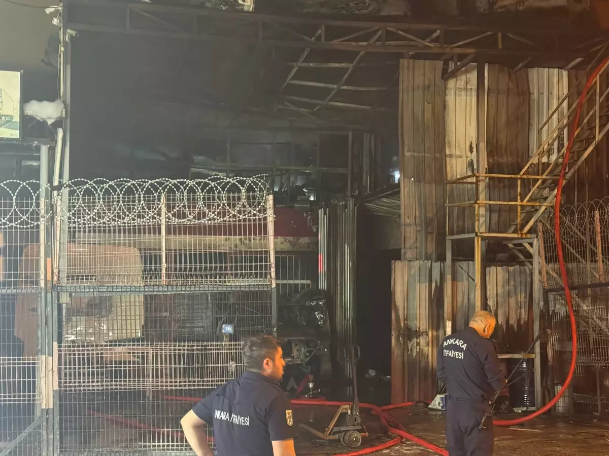 yenimahallede oto tamirhanesinde yangin ZK7XlCdY.jpg