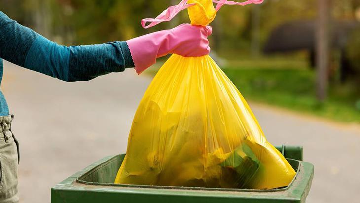 hepimiz bu detayi atladik boyle takinca cop poseti asla kaymiyor Cxse43aS.jpg