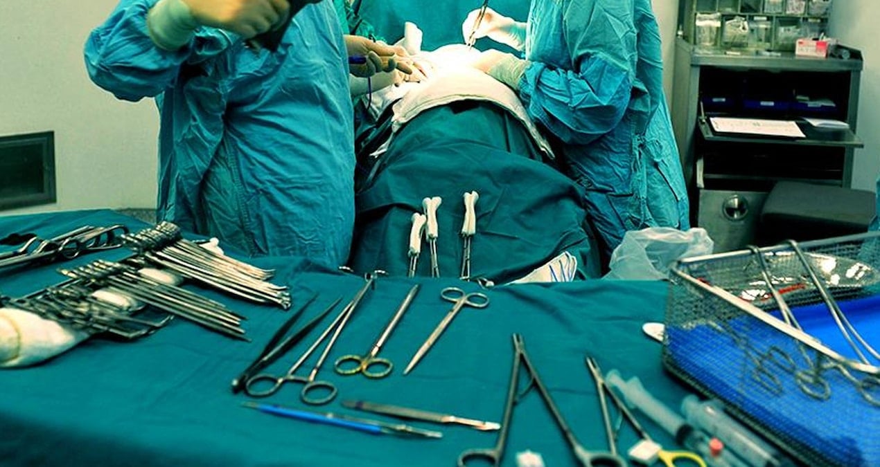 izmirdeki hastanede turuncu alarm ameliyatlar iptal etti PGs3L8C3.jpg