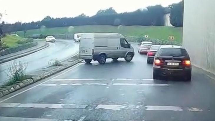 sultangazideki minibus kazasi kameralara yansidi y7h6UOHi.jpg