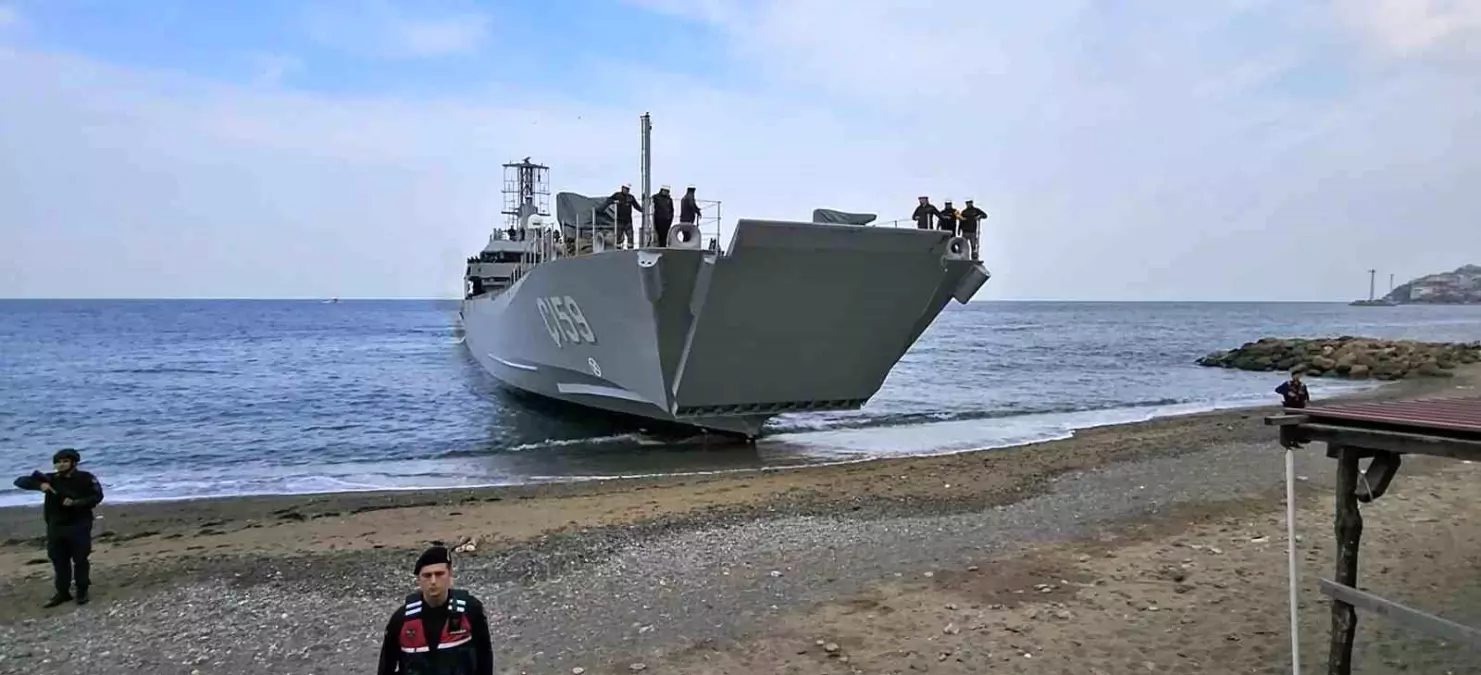 yeni tip cikarma gemisi c 159un testleri yalovada yapildi 86CEDtDn.jpg